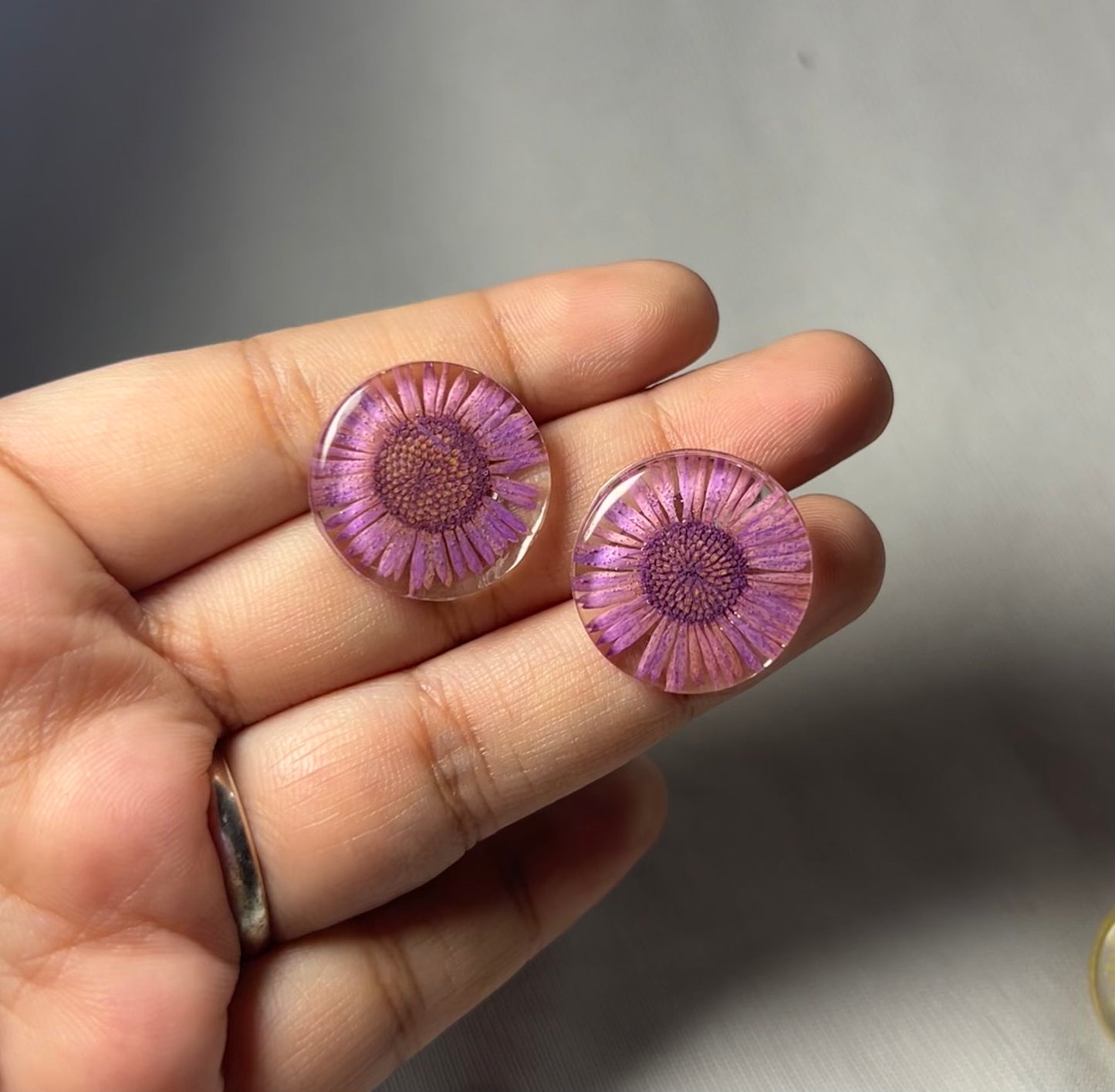 THE FLORAL studs (4)