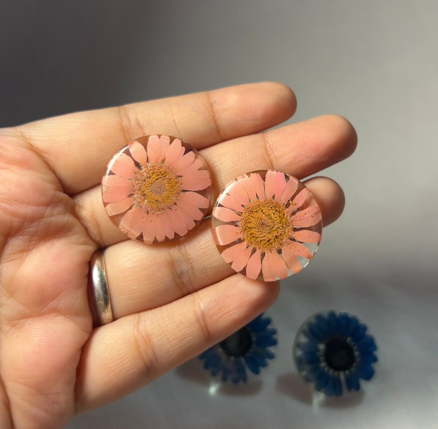 THE FLORAL studs (2)