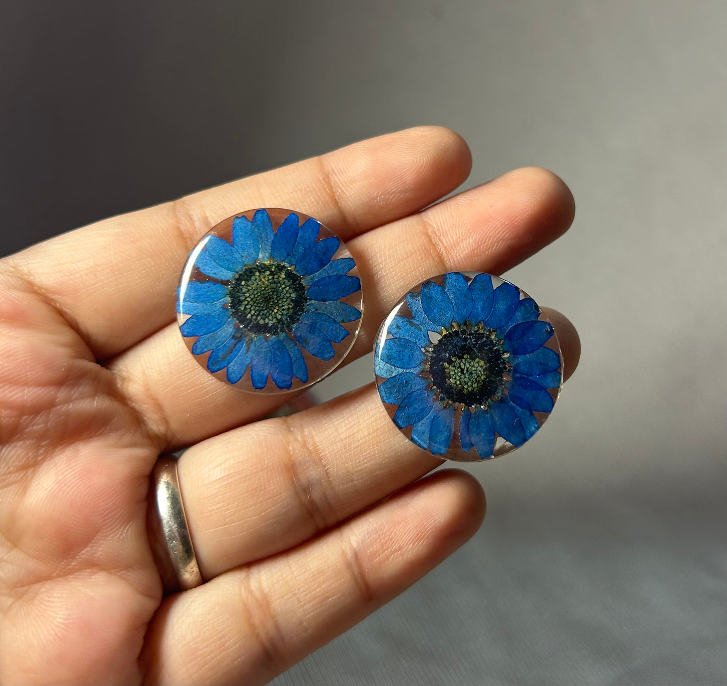 THE FLORAL studs (2)