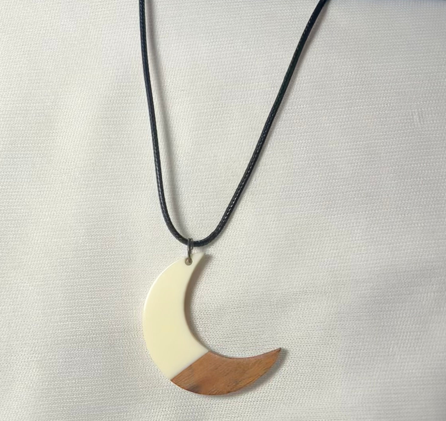 THE MOON neckpiece