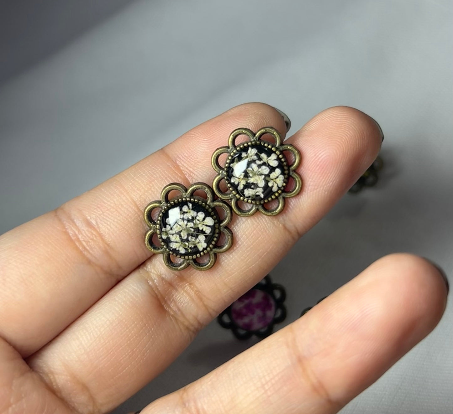 THE REEM antique studs