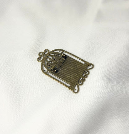 THE LIL BIRDIE brooch