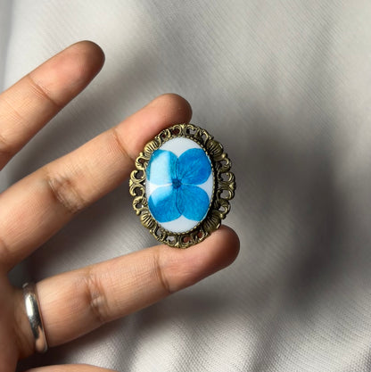 THE NIRI brooch