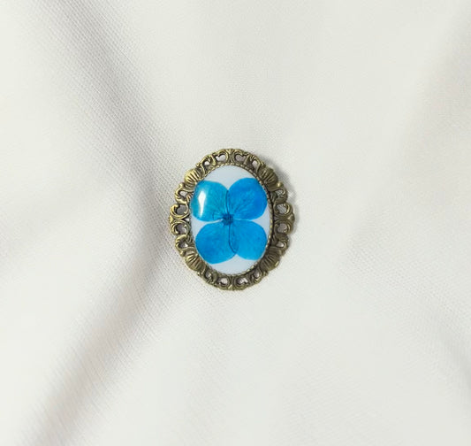 THE NIRI brooch