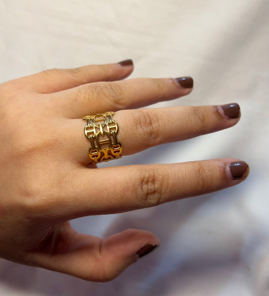 THE CLARA Gold Ring
