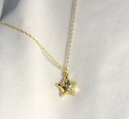THE TARA neckpiece