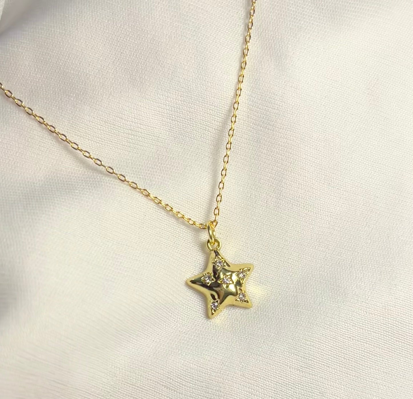 THE TARA neckpiece