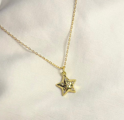THE TARA neckpiece