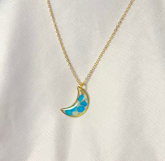 THE NYX gold neckpiece