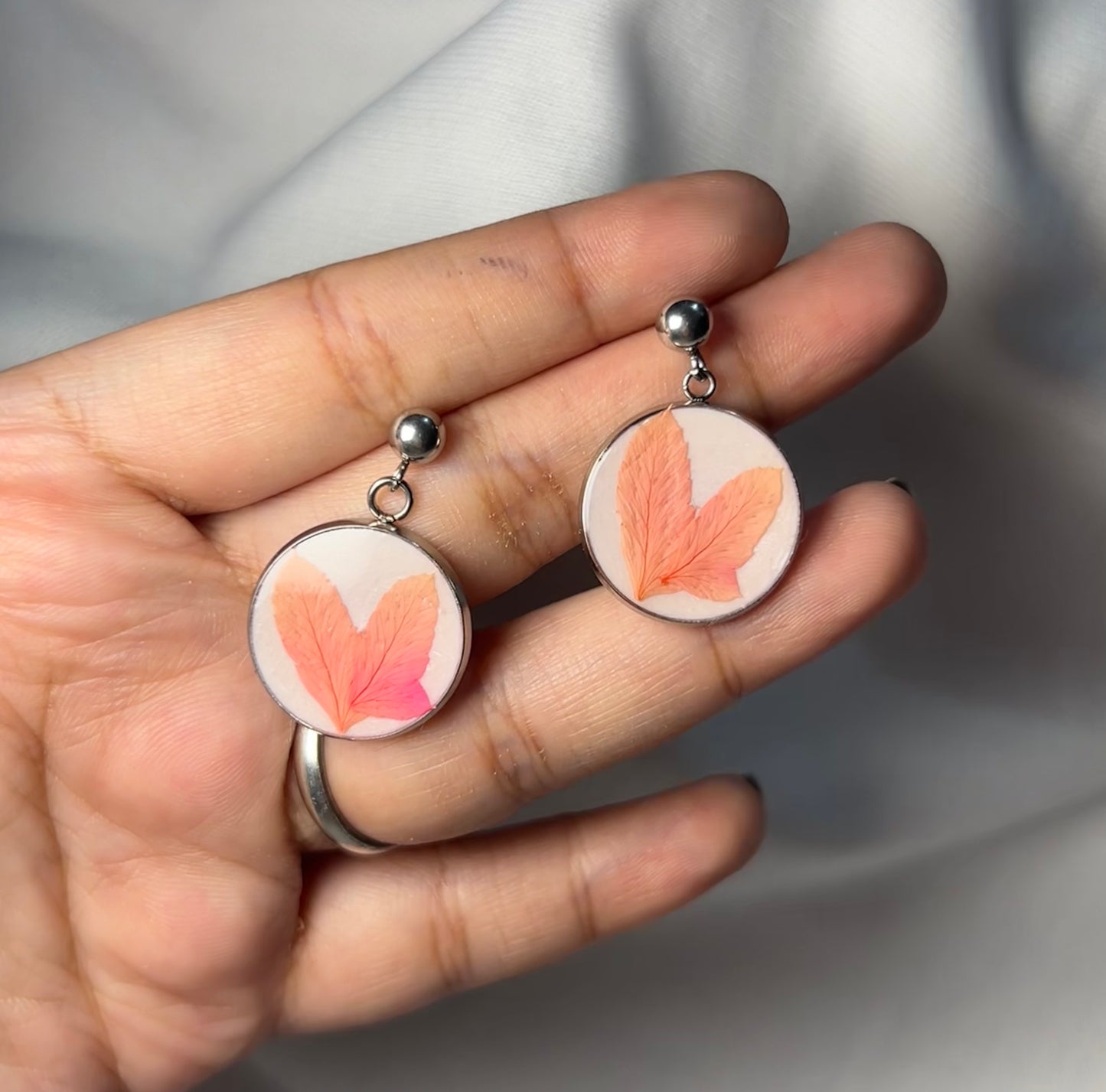 THE PEACHY silver earrings
