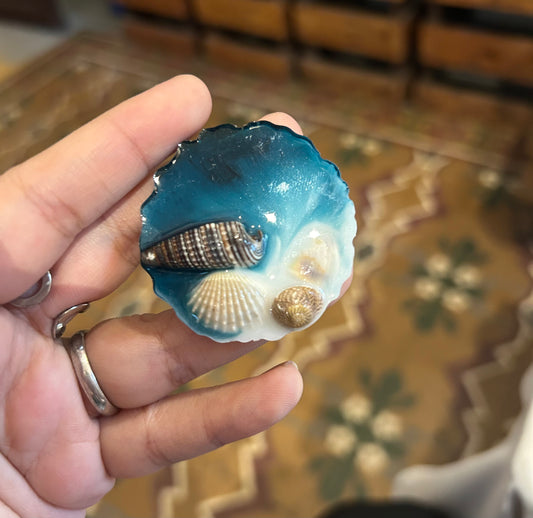 The "WAVES" brooch