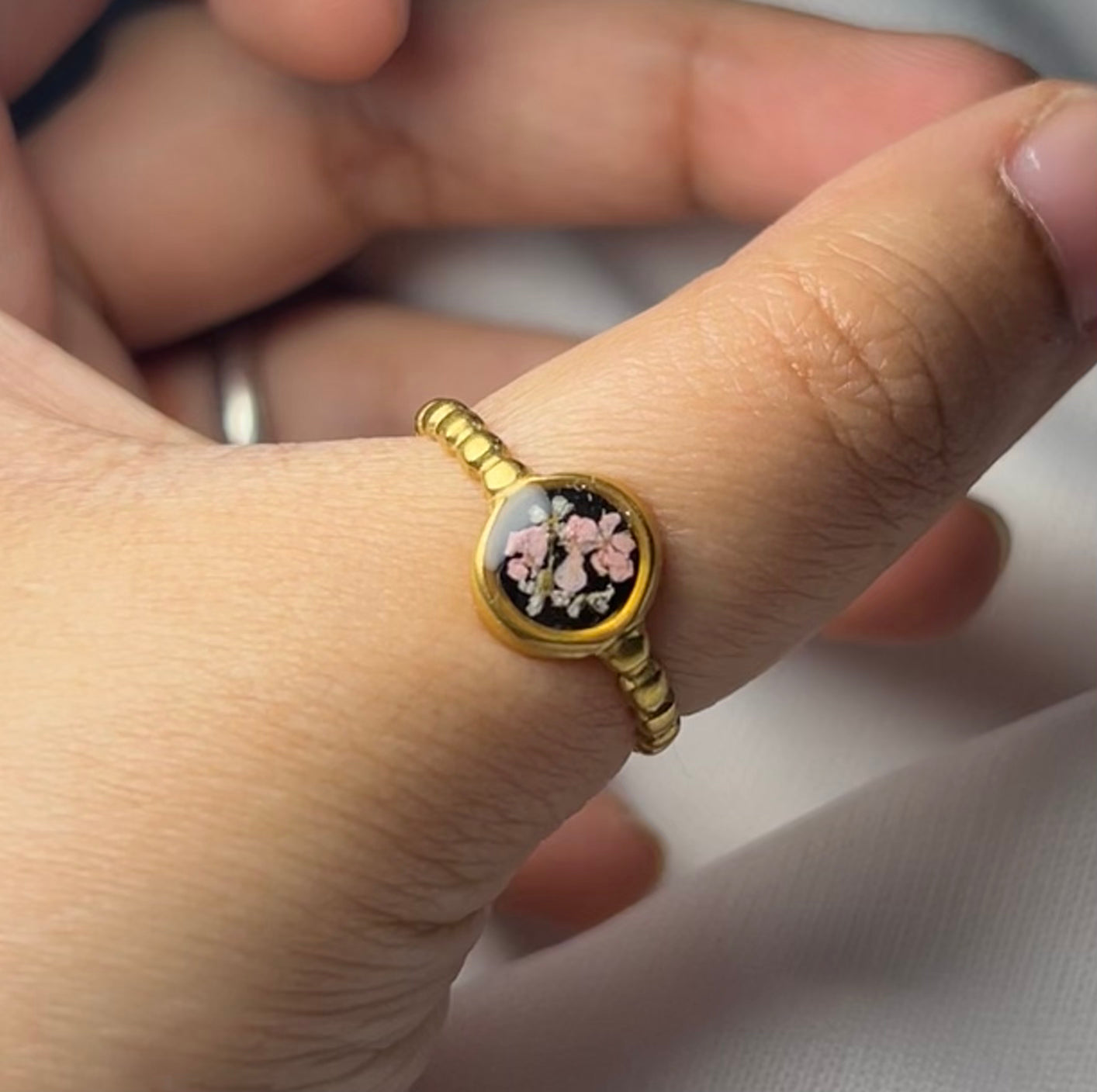 THE SARA rings