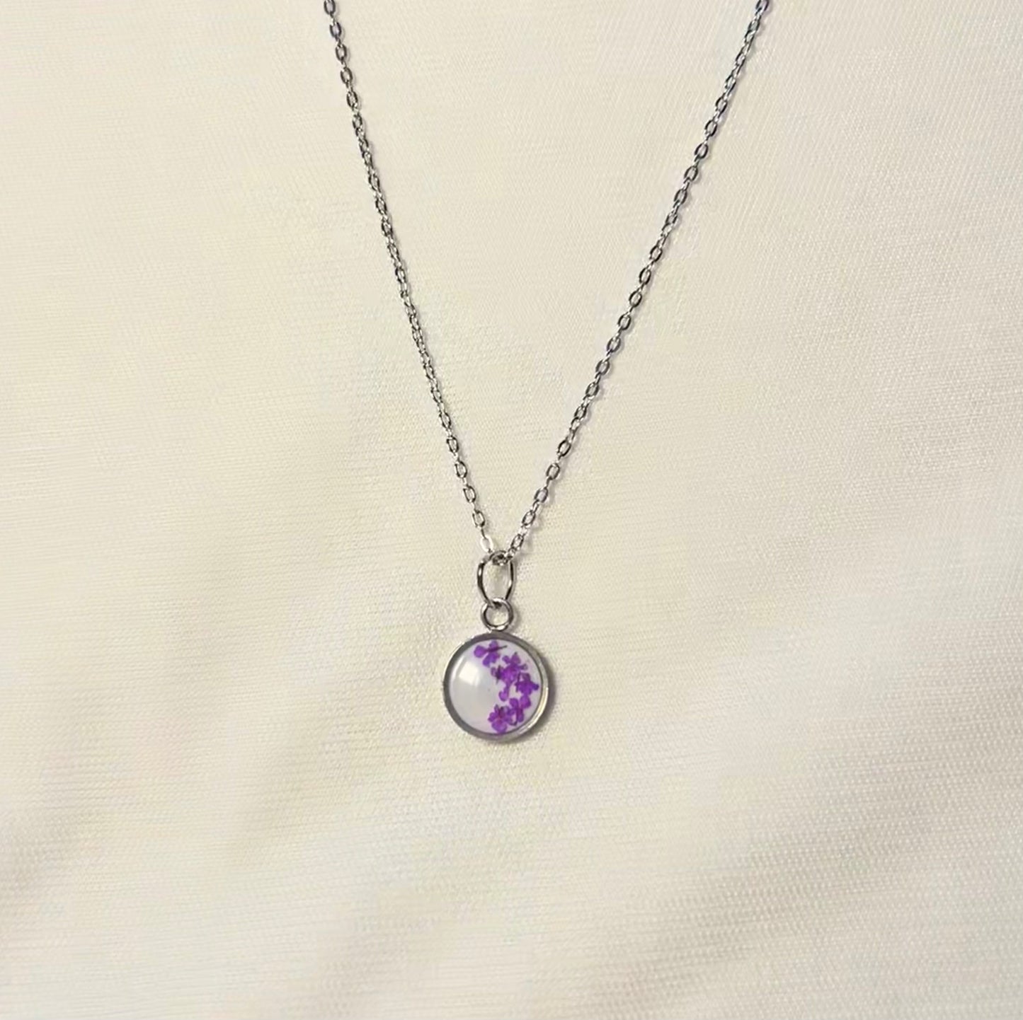 THE LUNA neckpiece