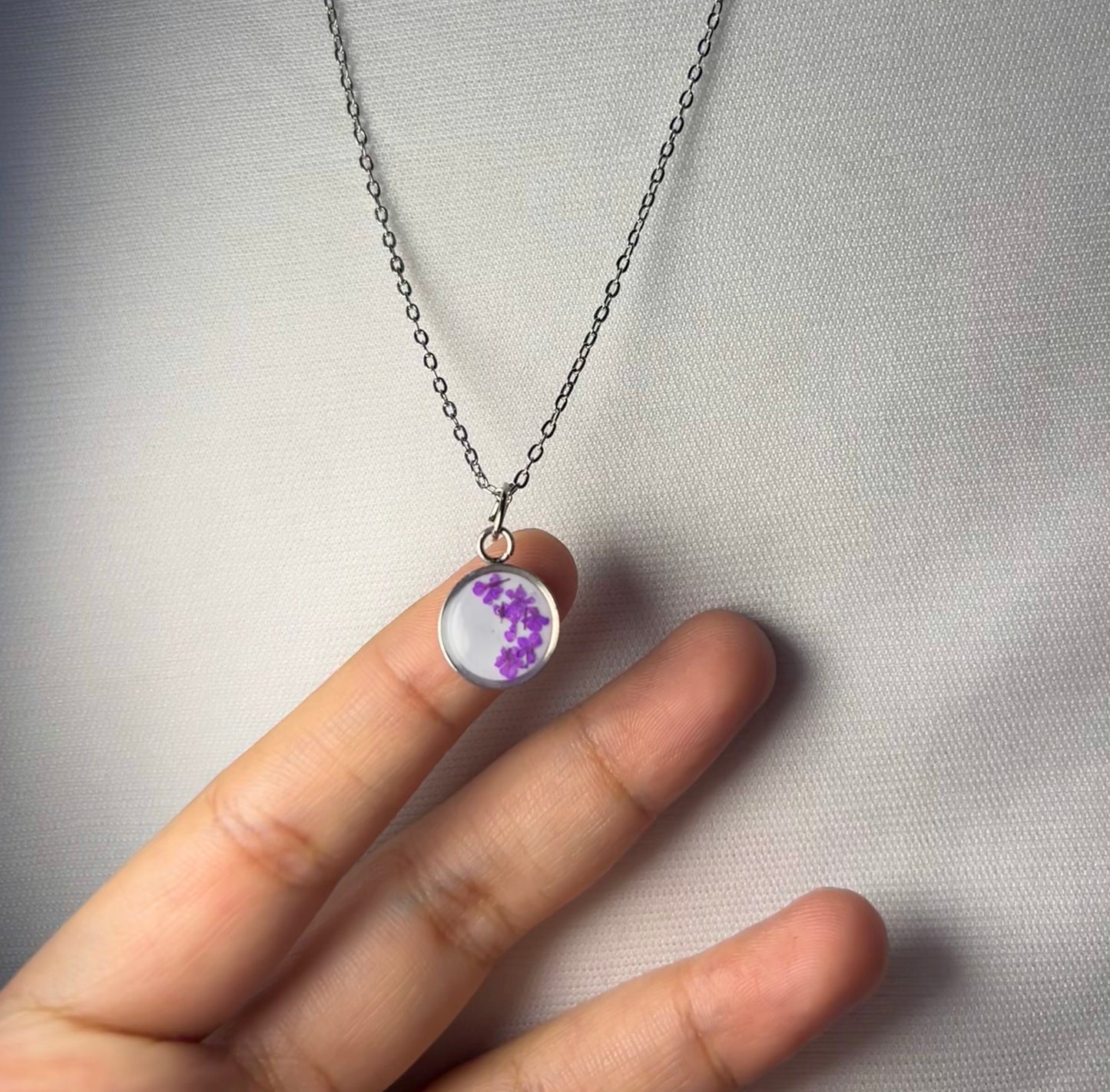 THE LUNA neckpiece