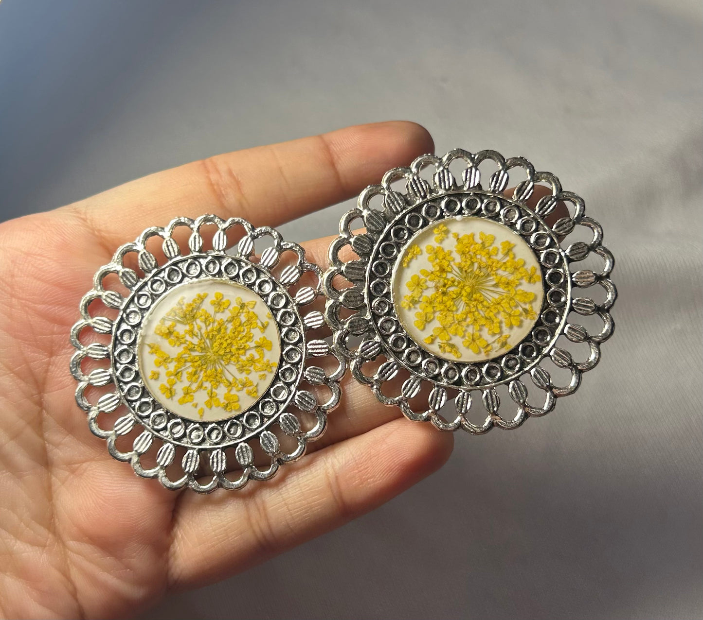 THE AMARA oxidized studs