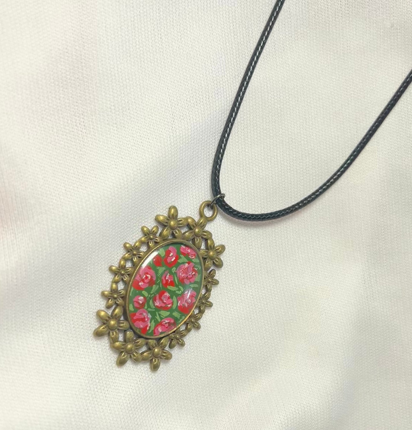 THE NORA neckpiece