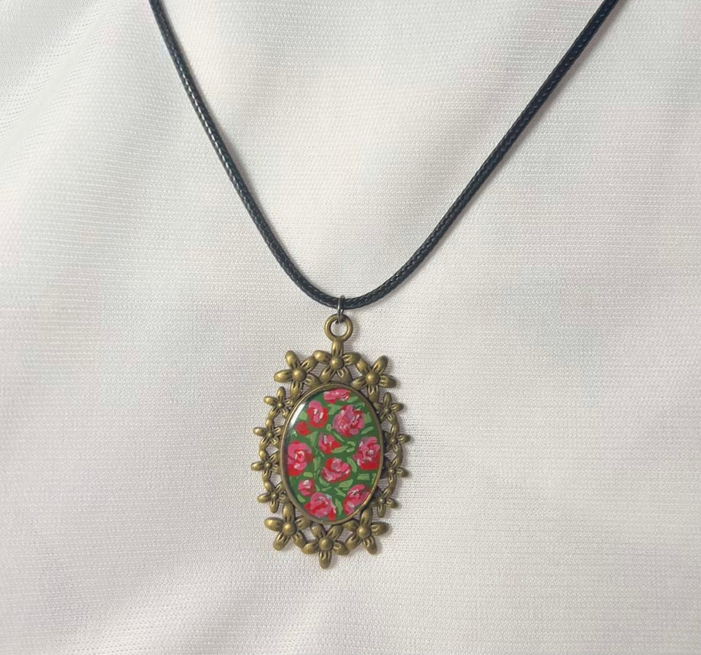 THE NORA neckpiece