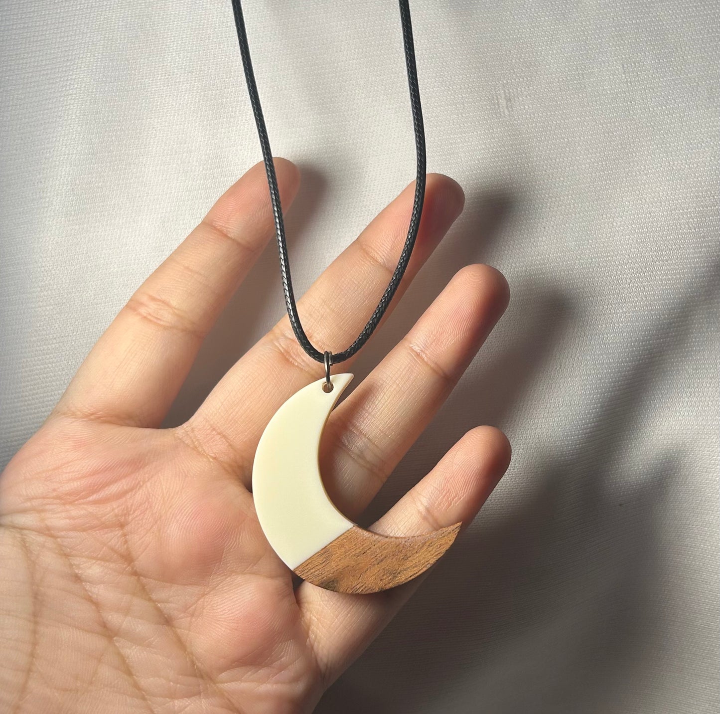THE MOON neckpiece