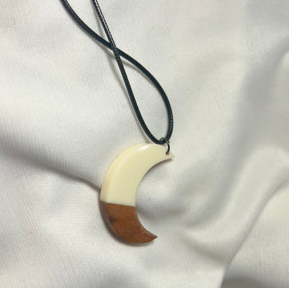 THE MOON neckpiece