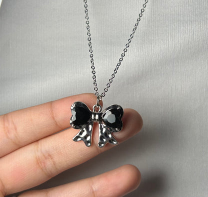 THE BOW neckpiece