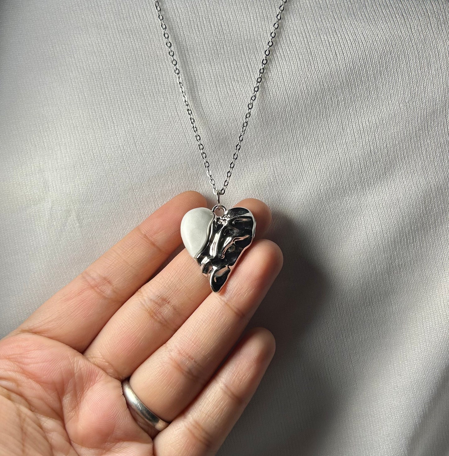 THE SCARLET neckpiece