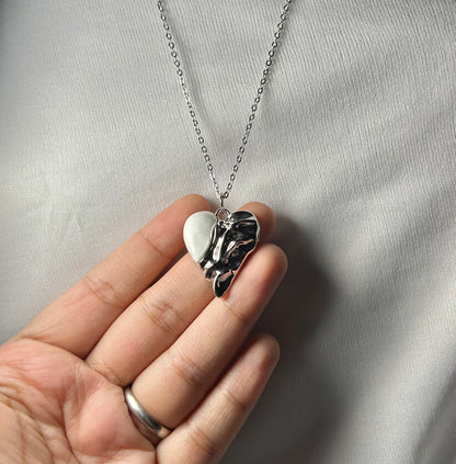 THE SCARLET neckpiece