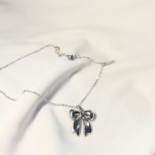 THE SOFIA BOW neckpiece