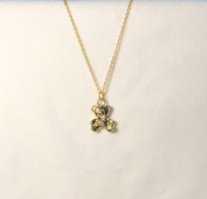 THE TEDDY neckpiece