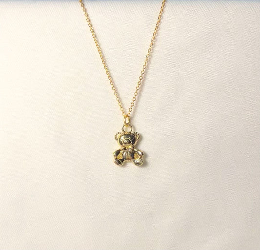 THE TEDDY neckpiece