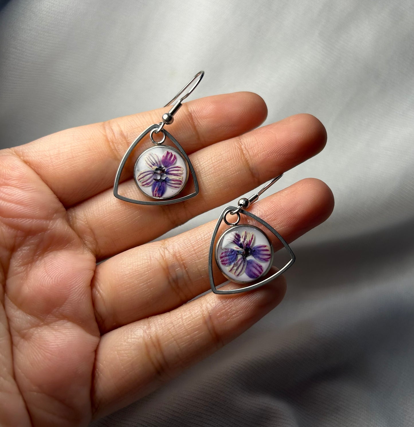 THE LAVI silver earrings