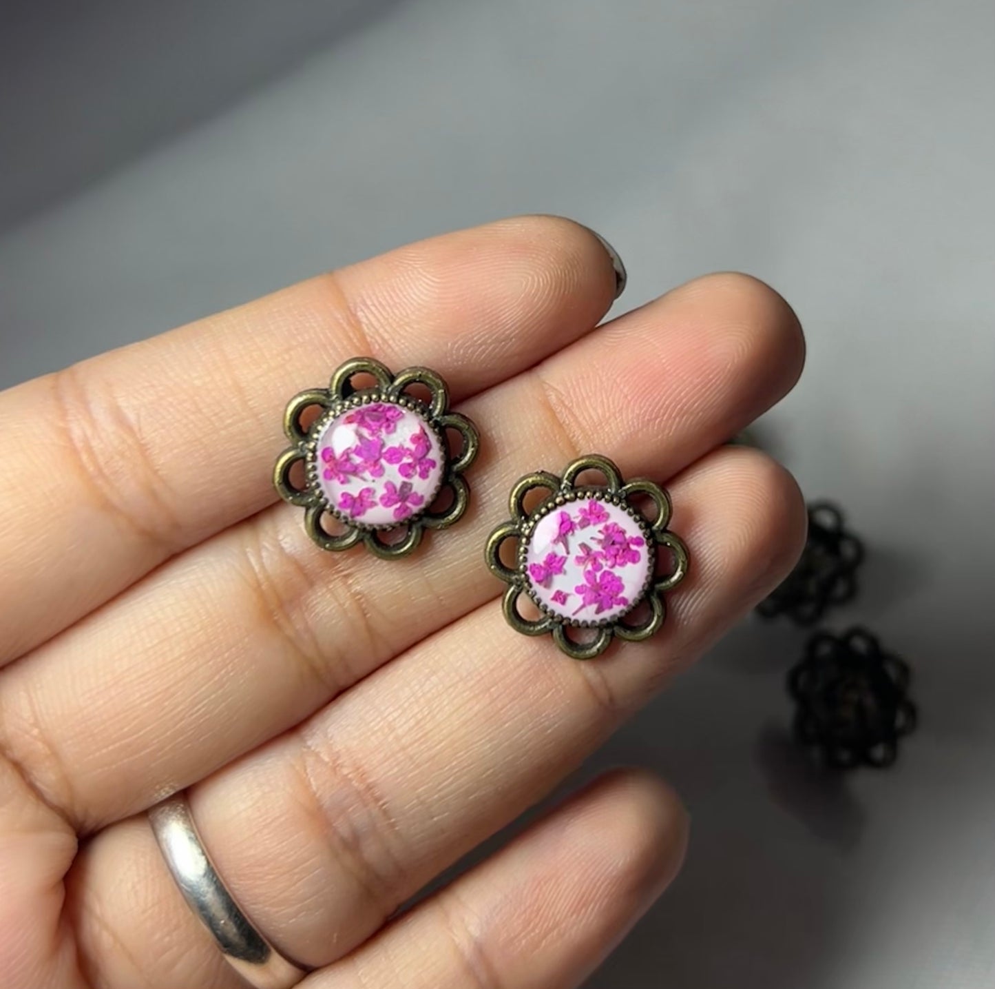 THE REEM antique studs