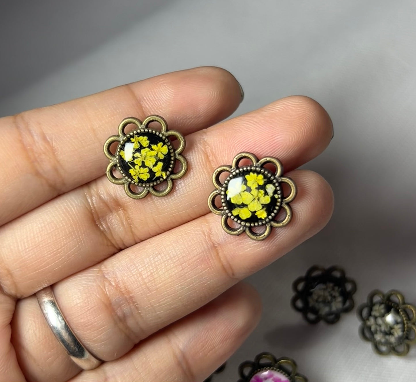 THE REEM antique studs