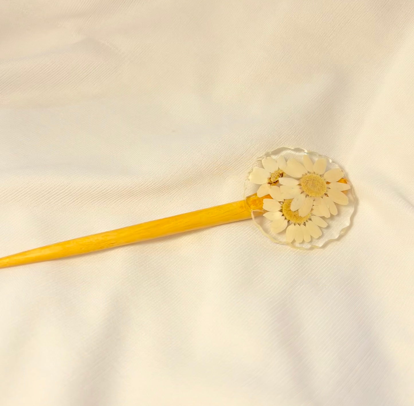 THE DAISY hair bun stick