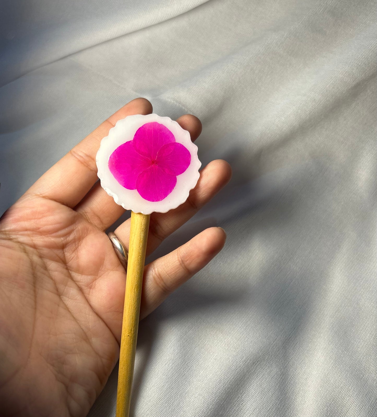 THE PINK hair bun stick