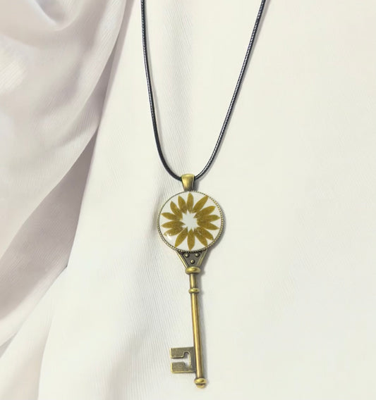 THE TARU neckpiece 1