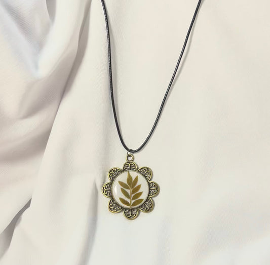 THE TARU neckpiece 2