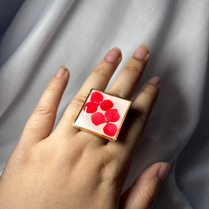 THE SYLVIA gold ring