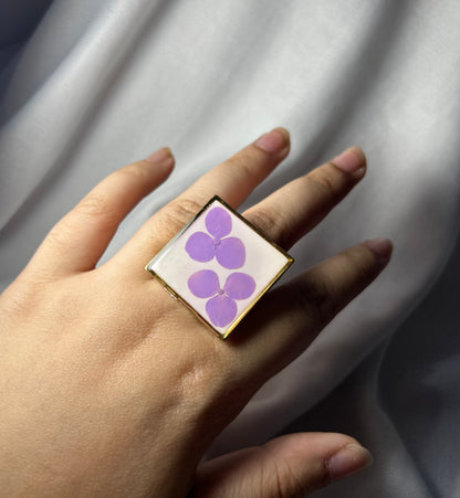 THE LUNARA gold ring