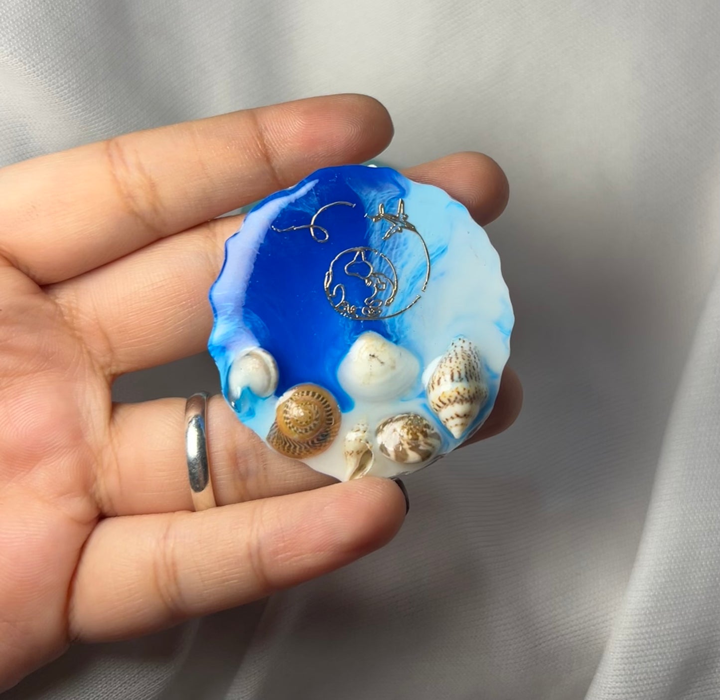 THE TRAVEL magnet
