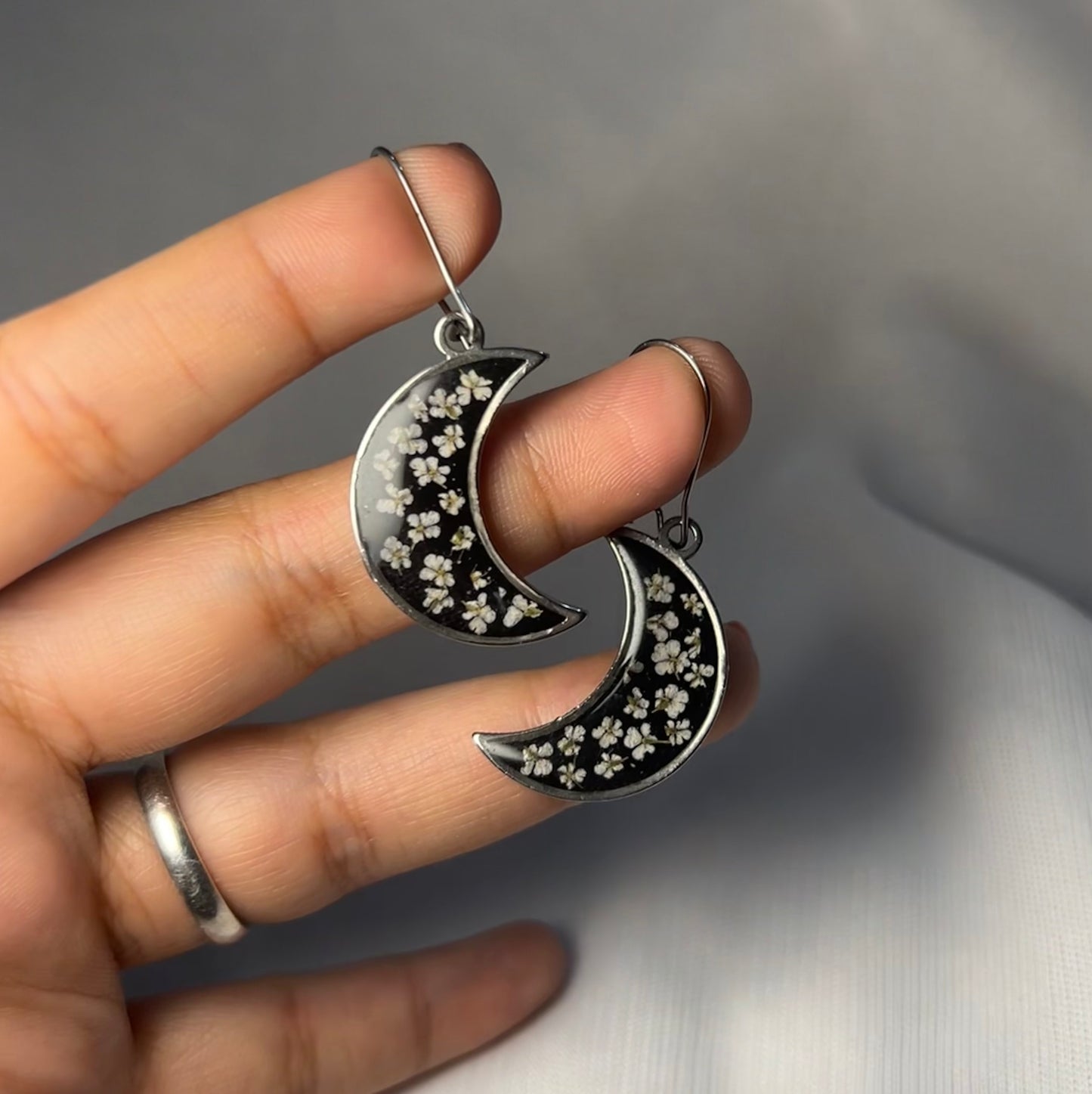 THE MOONY silver earrings