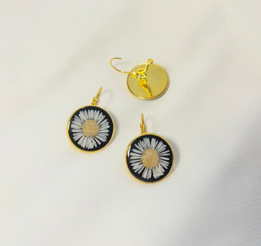 THE LILI gold earrings