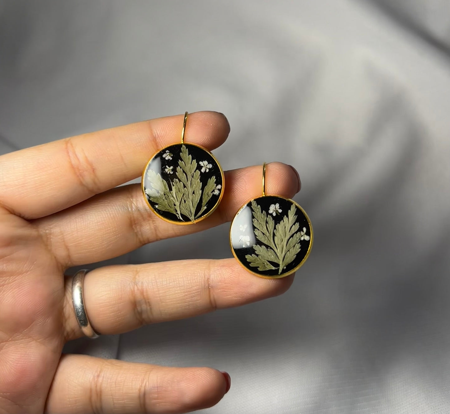 THE RIANA gold earrings