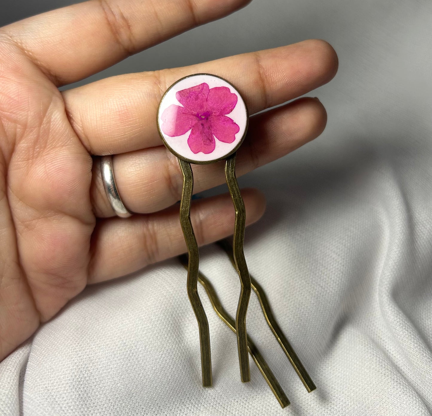 THE NIDHI hair pins